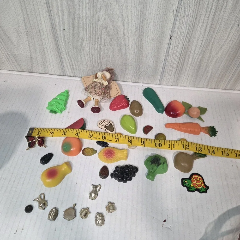 Vtg Lot 35 Kitsch Plastic Fruit Veggie Refrigerator Fridge Magnets Anthro